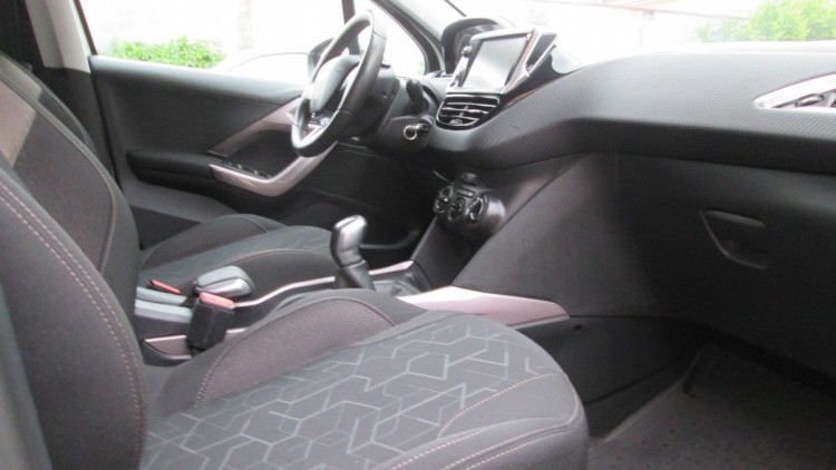 Peugeot 2008 1.6 BlueHDI " STYLE "