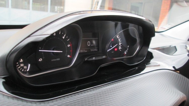 Peugeot 2008 1.6 BlueHDI " STYLE "