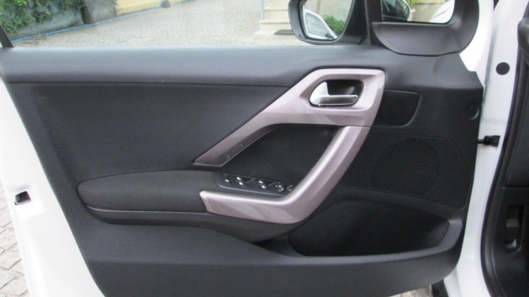 Peugeot 2008 1.6 BlueHDI " STYLE "