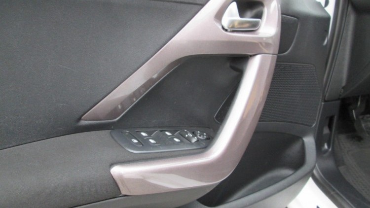 Peugeot 2008 1.6 BlueHDI " STYLE "