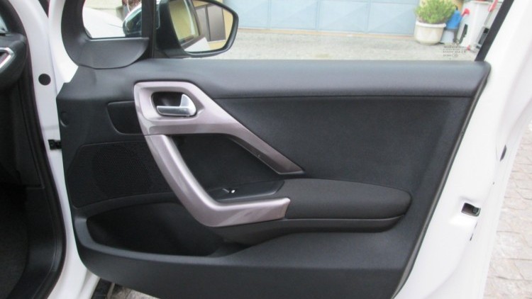 Peugeot 2008 1.6 BlueHDI " STYLE "