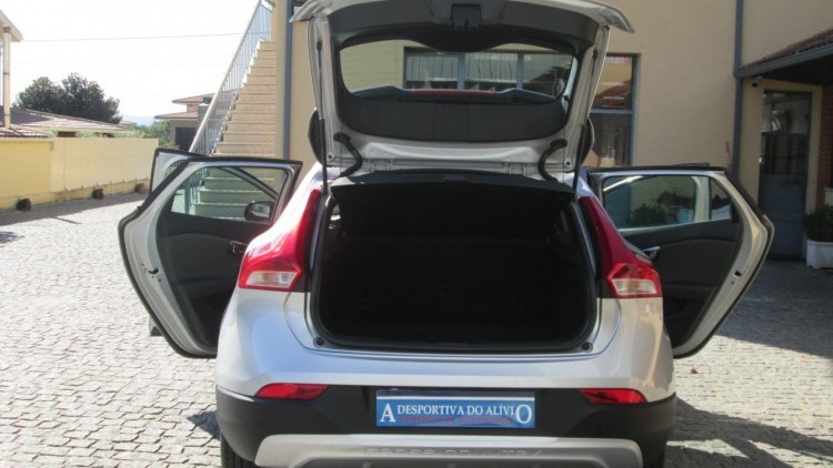 Volvo V40 Cross Country 1.6 D2 Momentum