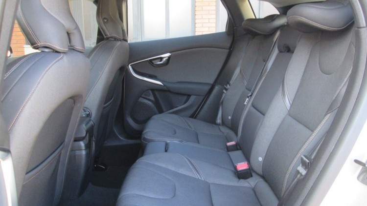 Volvo V40 Cross Country 1.6 D2 Momentum