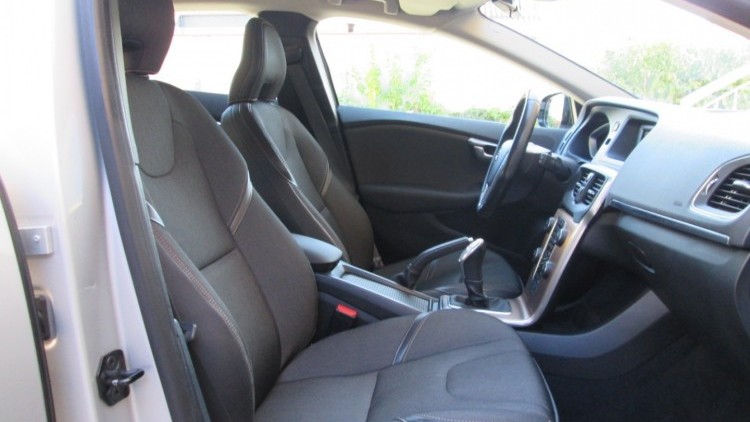 Volvo V40 Cross Country 1.6 D2 Momentum