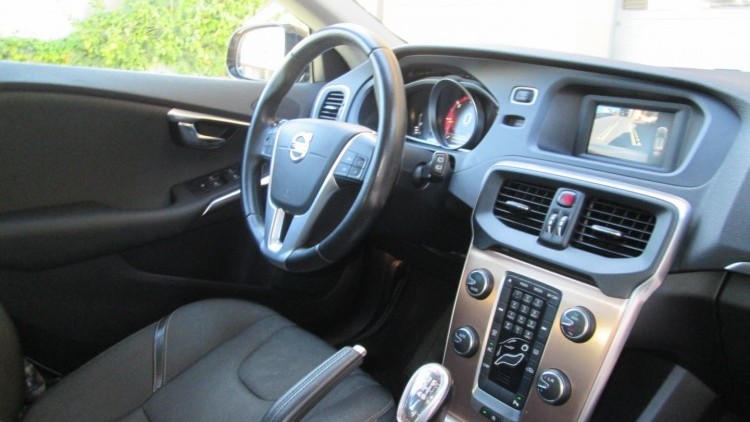 Volvo V40 Cross Country 1.6 D2 Momentum