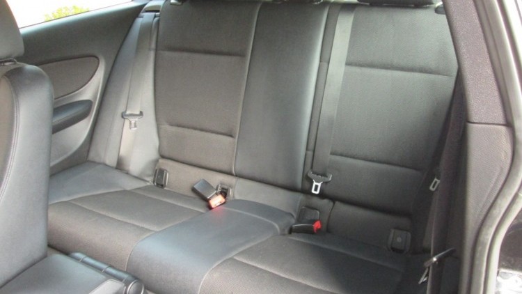 BMW S&eacute;rie 1 - 118 D PACK-M