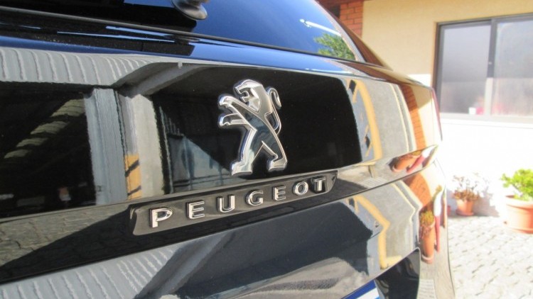 Peugeot 3008 1.5 BlueHdi ALLURE EAT8