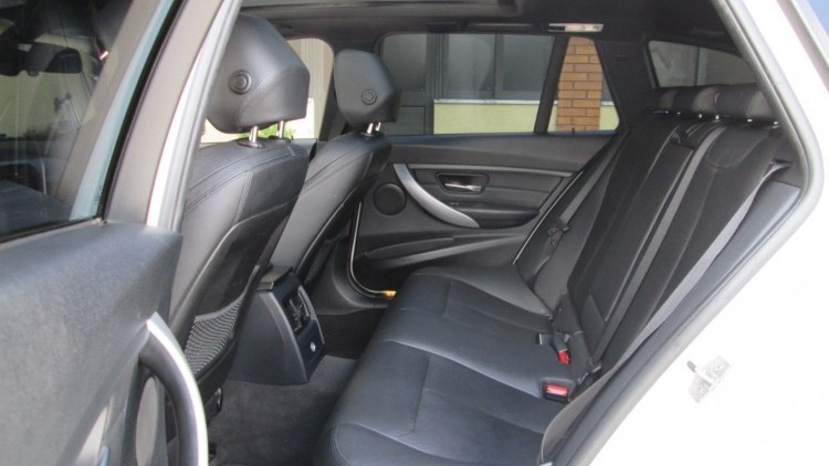BMW S&eacute;rie 3 - 320 D Touring AUTO Pack-M