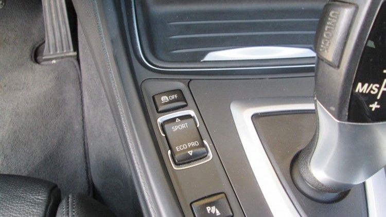 BMW S&eacute;rie 3 - 320 D Touring AUTO Pack-M