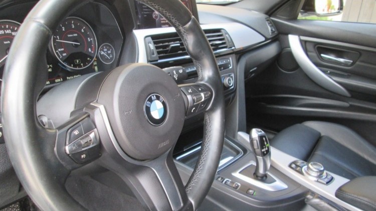 BMW S&eacute;rie 3 - 320 D Touring AUTO Pack-M