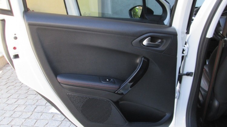 Peugeot 2008 1.6 BlueHDI " GT LINE "