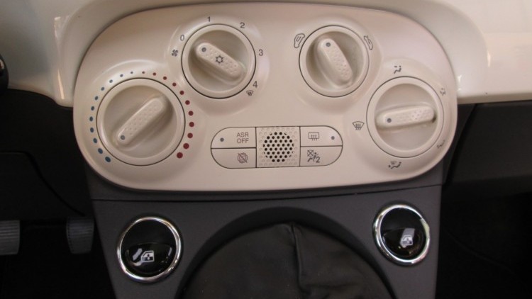 Fiat 500 1.2i LOUNGE