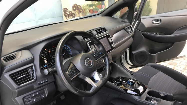 Nissan Leaf N-Connecta Two Tone Propilot Park