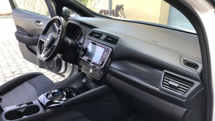 Nissan Leaf N-Connecta Two Tone Propilot Park