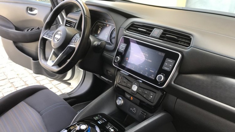 Nissan Leaf N-Connecta Two Tone Propilot Park