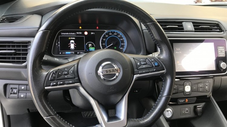 Nissan Leaf N-Connecta Two Tone Propilot Park