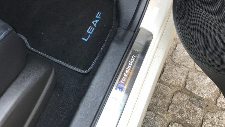 Nissan Leaf N-Connecta Two Tone Propilot Park