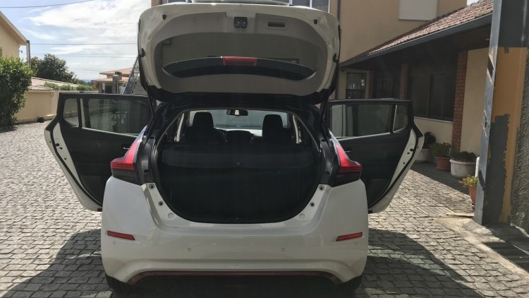 Nissan Leaf N-Connecta Two Tone Propilot Park