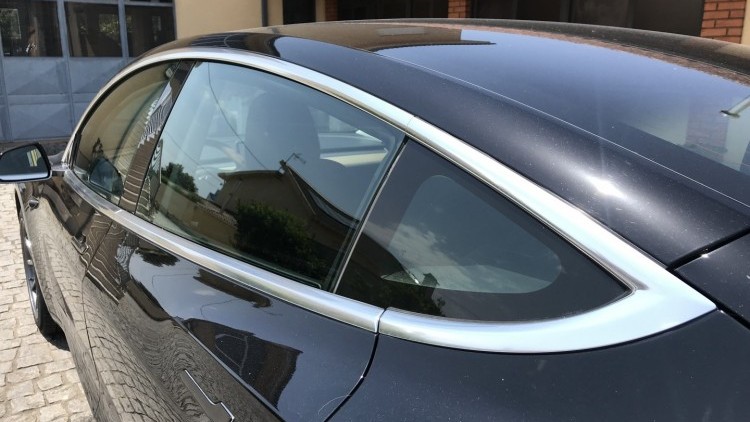Tesla MODEL 3 Standard Range Plus RWD