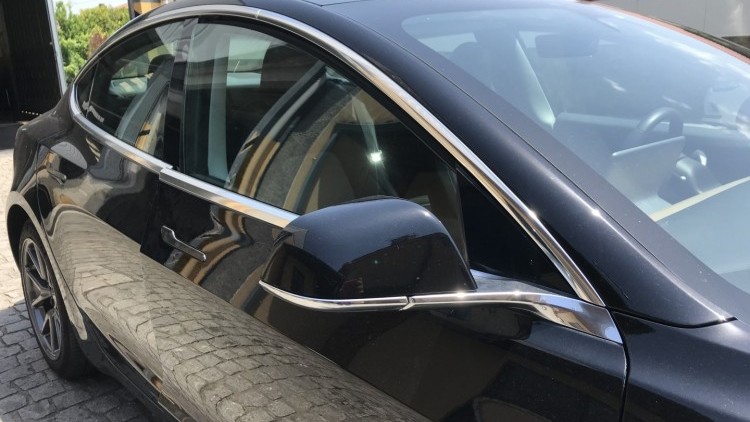 Tesla MODEL 3 Standard Range Plus RWD