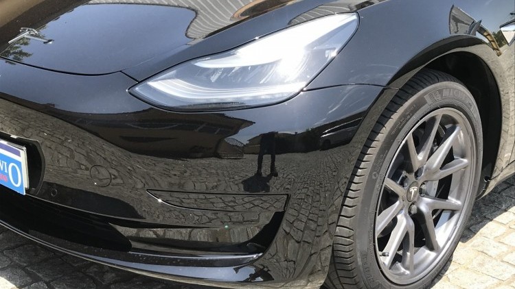 Tesla MODEL 3 Standard Range Plus RWD