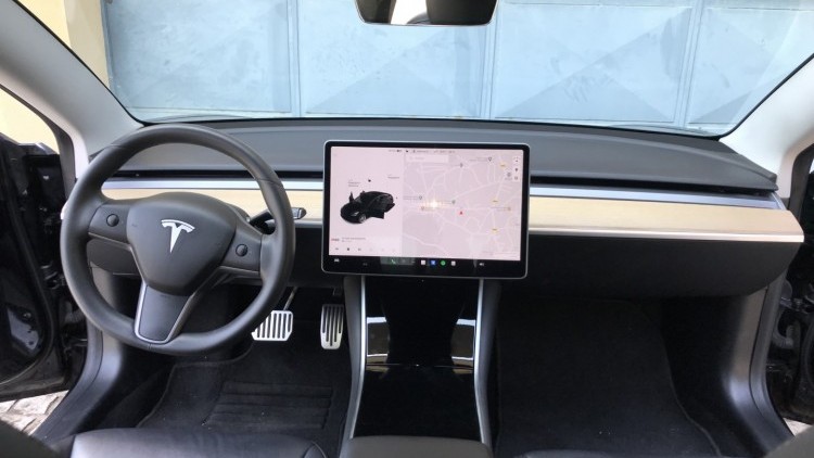 Tesla MODEL 3 Standard Range Plus RWD