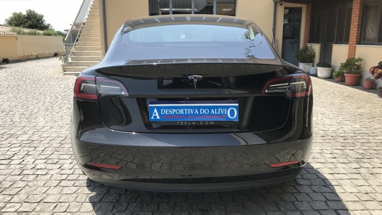 Tesla MODEL 3 Standard Range Plus RWD