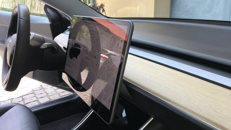 Tesla MODEL 3 Standard Range Plus RWD
