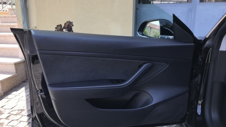 Tesla MODEL 3 Standard Range Plus RWD
