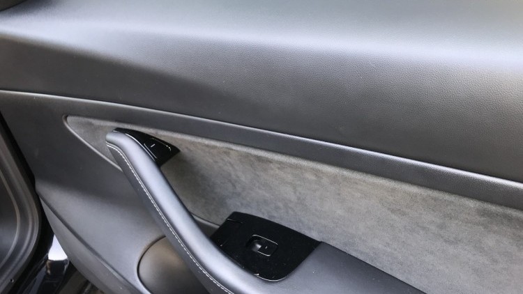Tesla MODEL 3 Standard Range Plus RWD