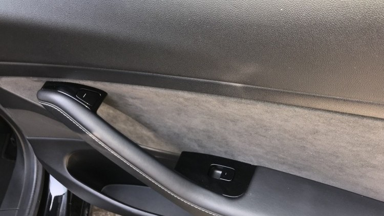 Tesla MODEL 3 Standard Range Plus RWD