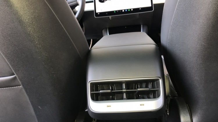 Tesla MODEL 3 Standard Range Plus RWD
