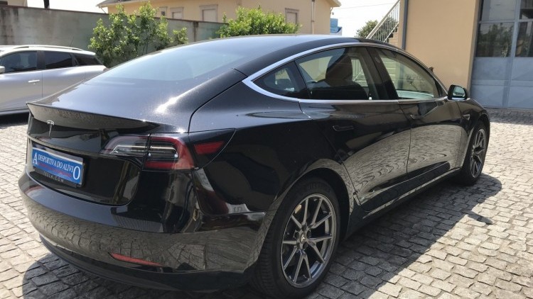 Tesla MODEL 3 Standard Range Plus RWD