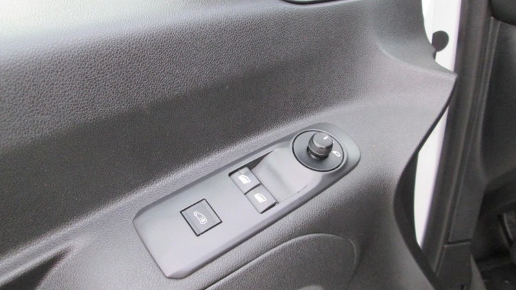 Peugeot Partner 1.6 BlueHdi 3 Lug CarPlay
