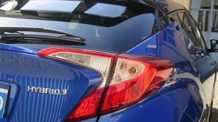 Toyota C-HR 1.8 Hybrido CONFORT + P/STYLE