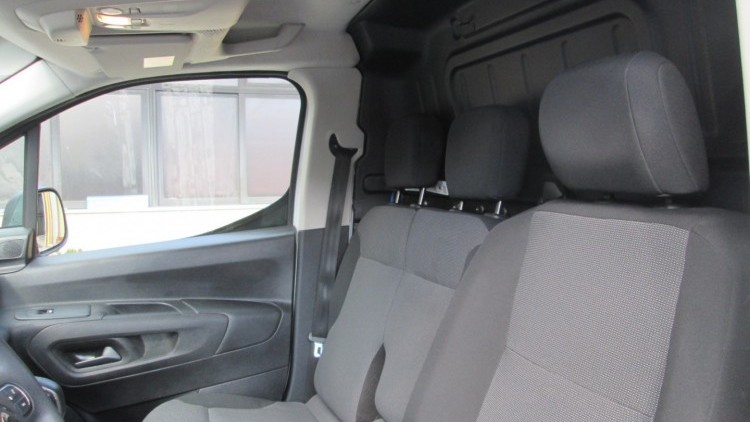 Citro&euml;n Berlingo 1.6 BlueHDI CARPLAY e CAMARA