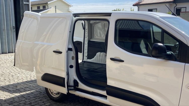 Peugeot Partner 1.6 Hdi 3/lug CarPlay 100 CV