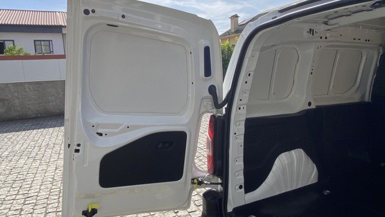 Peugeot Partner 1.6 Hdi 3/lug CarPlay 100 CV