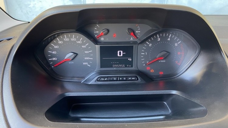 Peugeot Partner 1.6 Hdi 3/lug CarPlay 100 CV