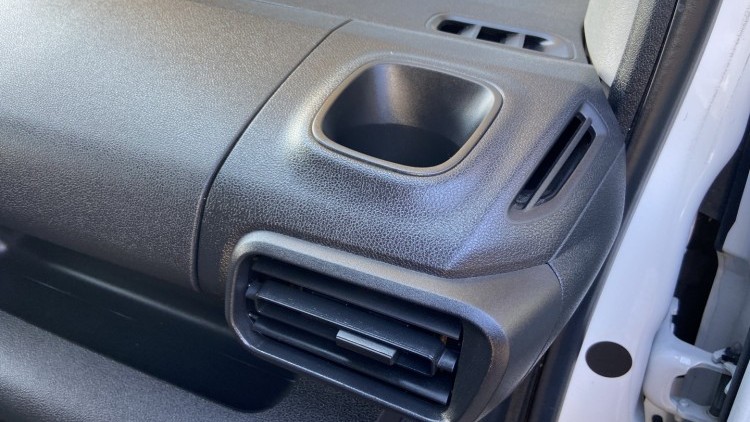 Peugeot Partner 1.6 Hdi 3/lug CarPlay 100 CV