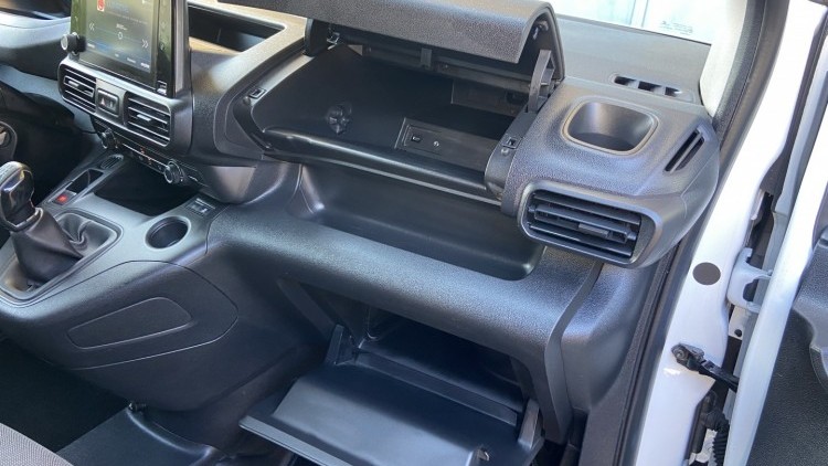 Peugeot Partner 1.6 Hdi 3/lug CarPlay 100 CV