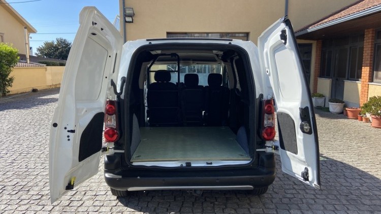 Peugeot Partner 1.6 Hdi 3 Lug GPS + 120 CV
