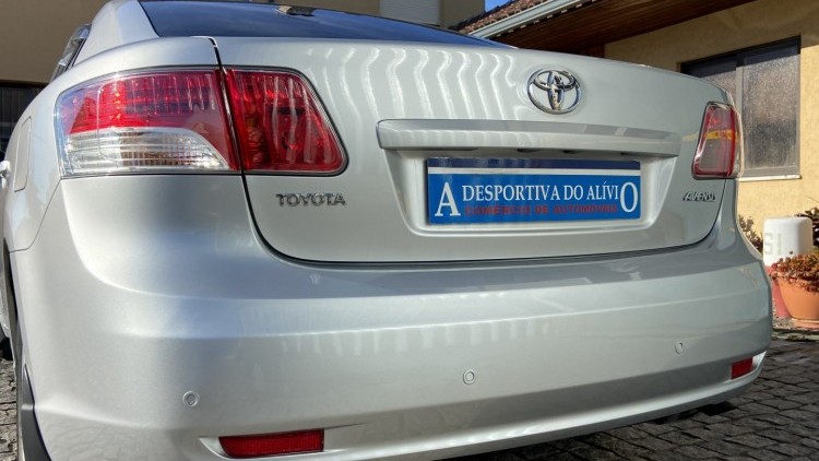 Toyota Avensis 1.6 i EXECUTIVE
