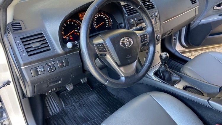 Toyota Avensis 1.6 i EXECUTIVE