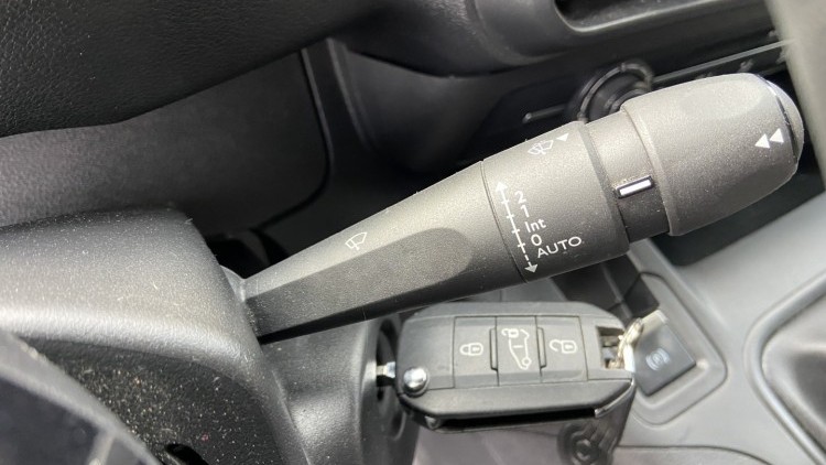 Peugeot Partner 1.6 Hdi 100cv CarPlay