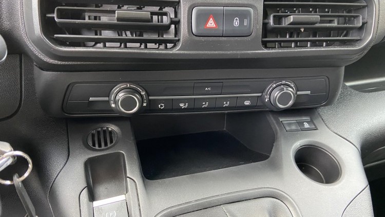 Peugeot Partner 1.6 Hdi 100cv CarPlay