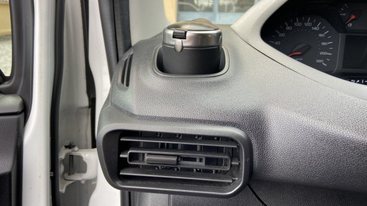 Peugeot Partner 1.6 Hdi 100cv CarPlay