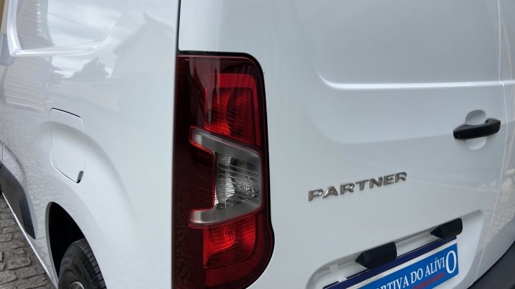 Peugeot Partner 1.6 Hdi 100cv CarPlay