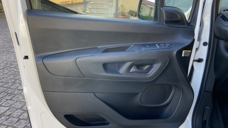 Citro&euml;n Berlingo 1.6 HDI L2 LONGA 100 cv CARPLAY