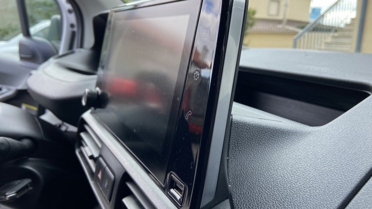 Peugeot Partner 1.6 Hdi 100cv Premium CarPlay